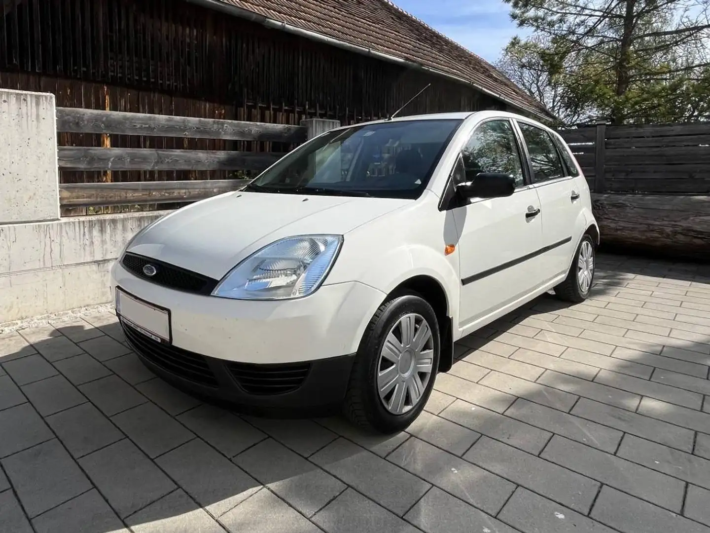 Ford Fiesta Fiesta Flair 1,3 Weiß - 2