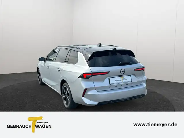 Opel Astra view 7
