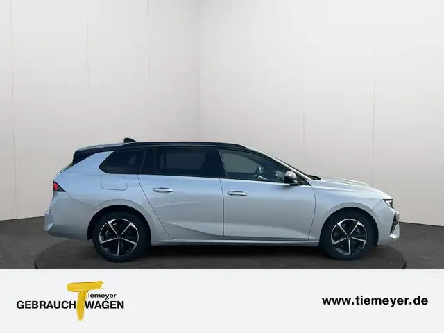 Opel Astra view 4