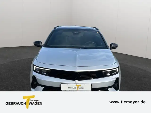 Opel Astra view 2