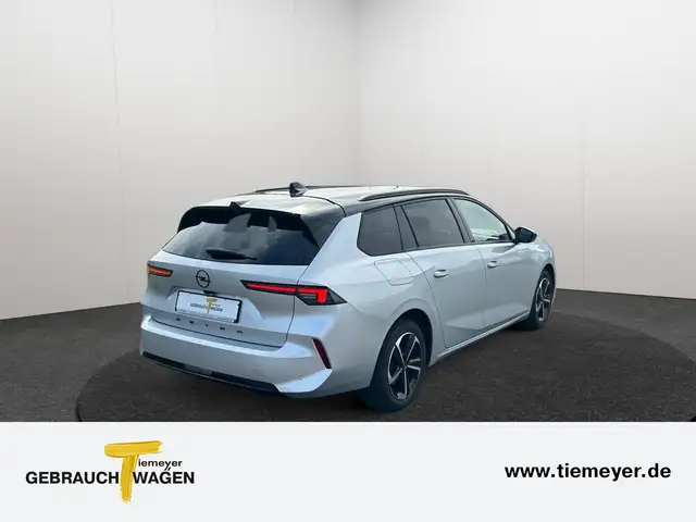 Opel Astra view 5