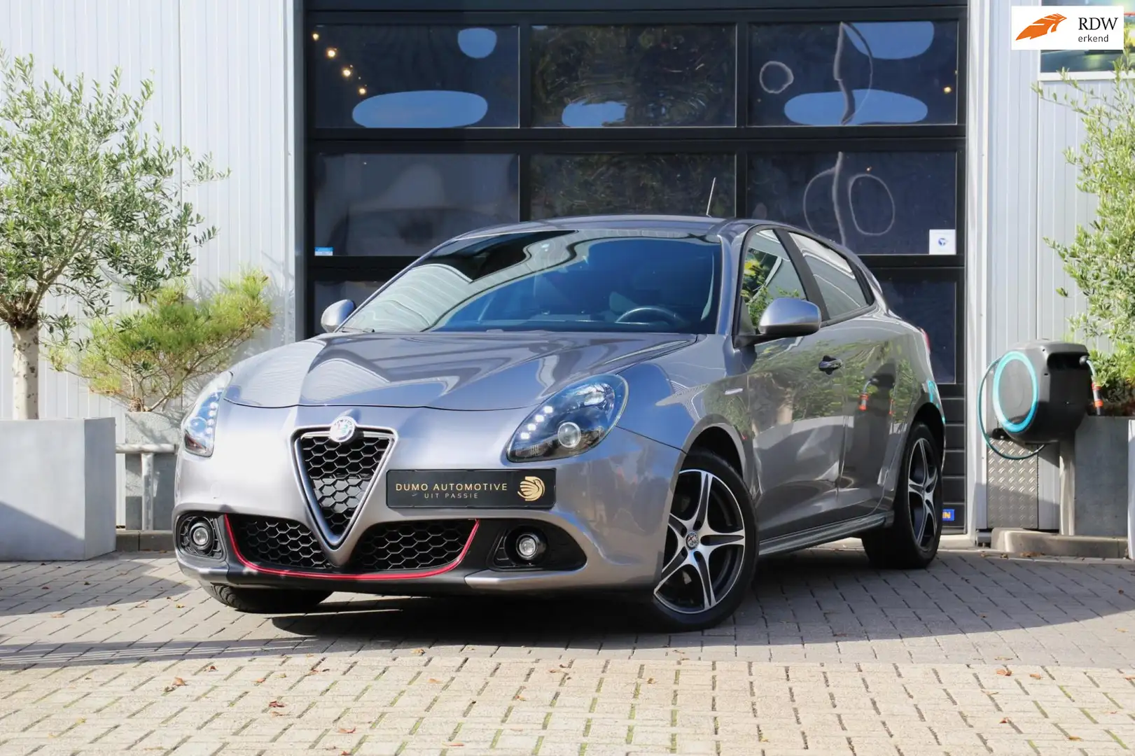 Alfa Romeo Giulietta 1.4 Turbo MultiAir Veloce TCT - NAVI - CRUISE - UC Grau - 1