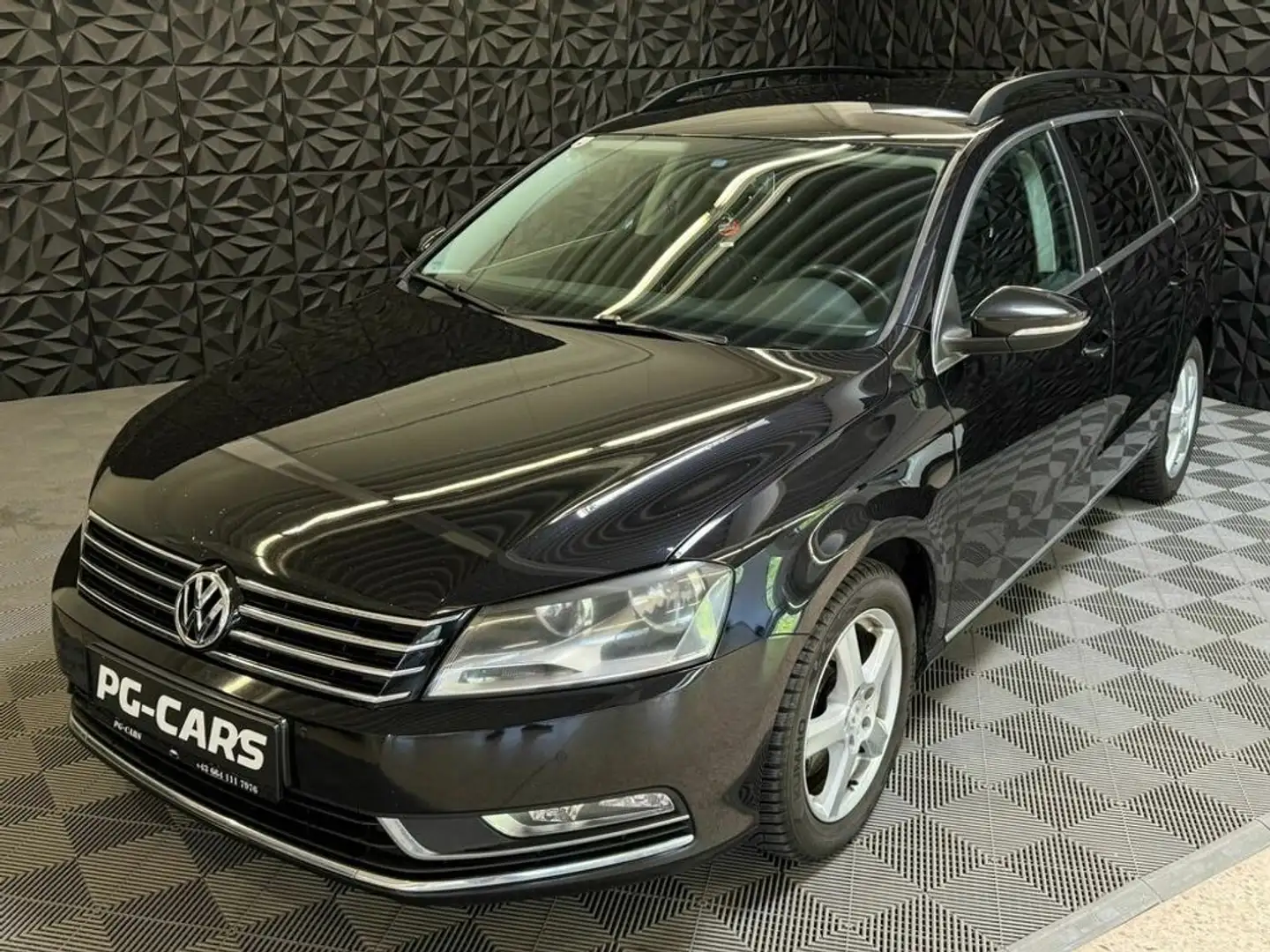 Volkswagen Passat 2.0 TDI Comfortline BlueMotion Schwarz - 1