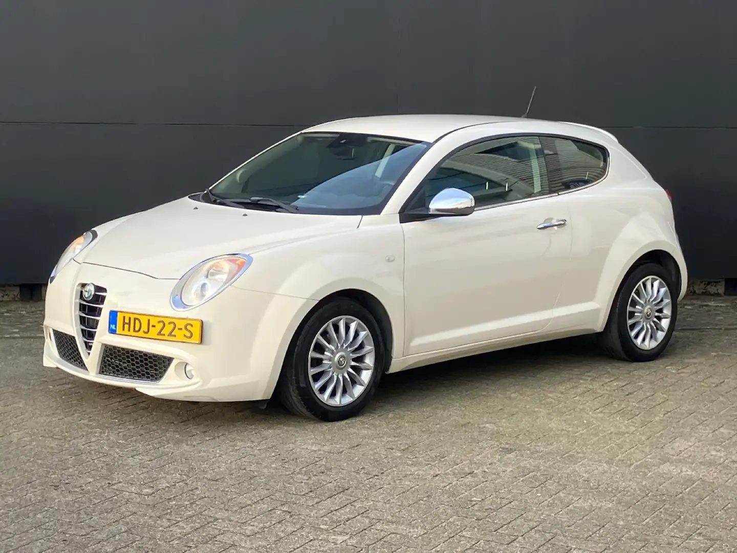 Alfa Romeo MiTo 1.4 Distinctive Beige - 1
