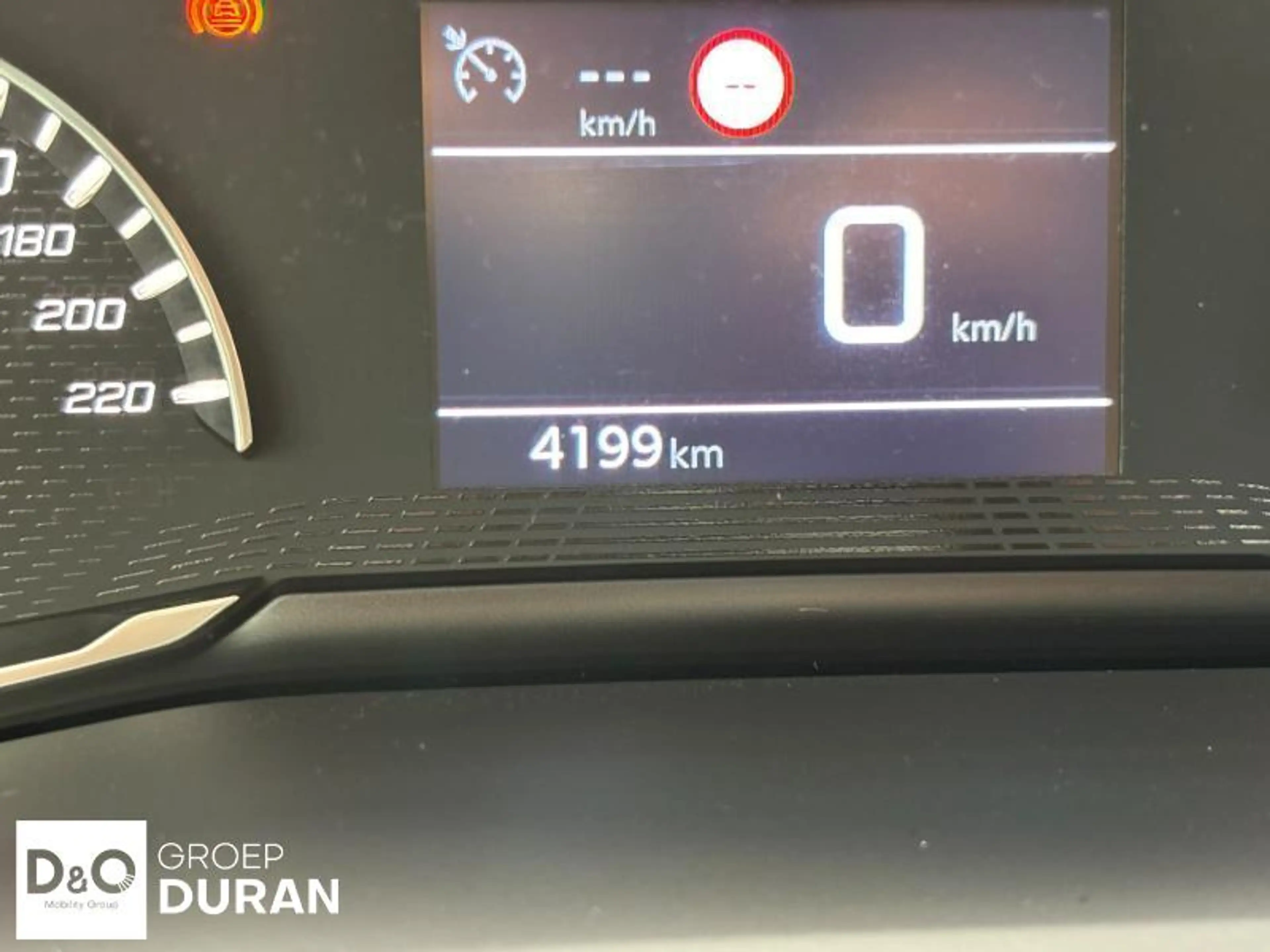 Peugeot 208 Style 1.2 Turbo Man.6 — photo 13