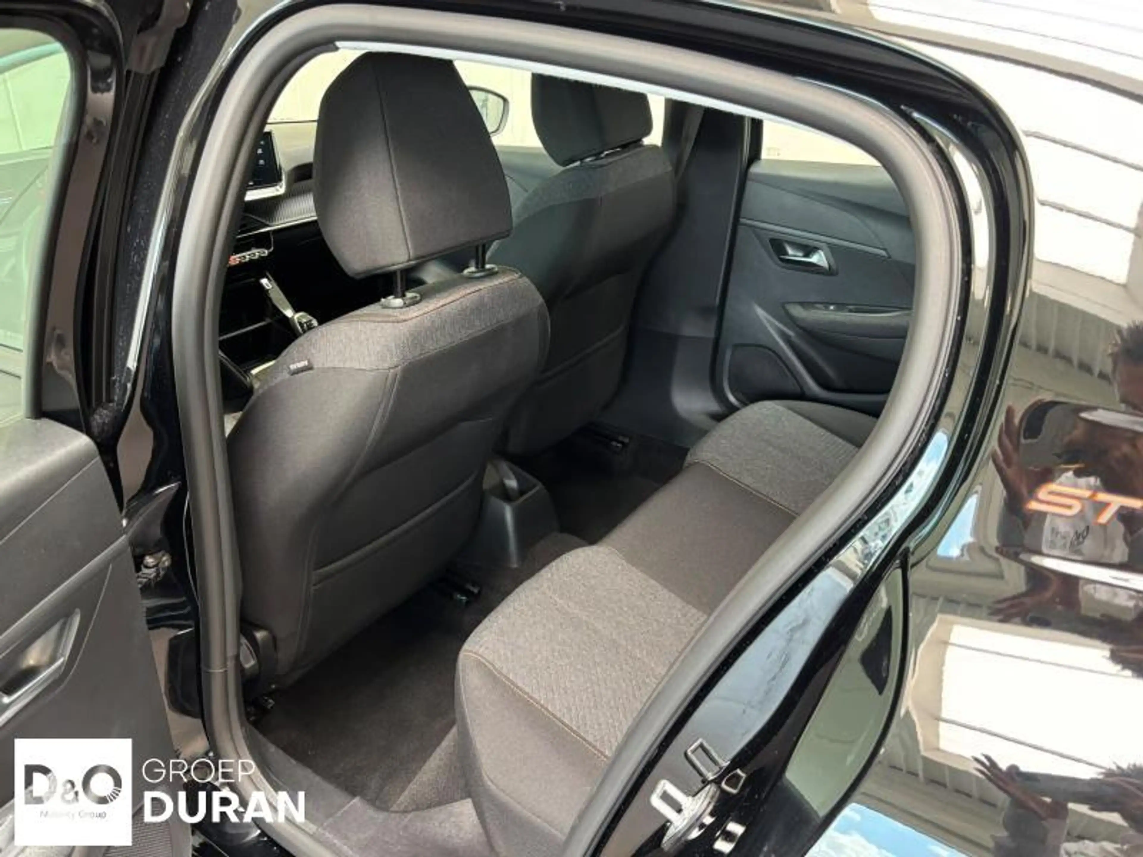 Peugeot 208 Style 1.2 Turbo Man.6 — photo 10