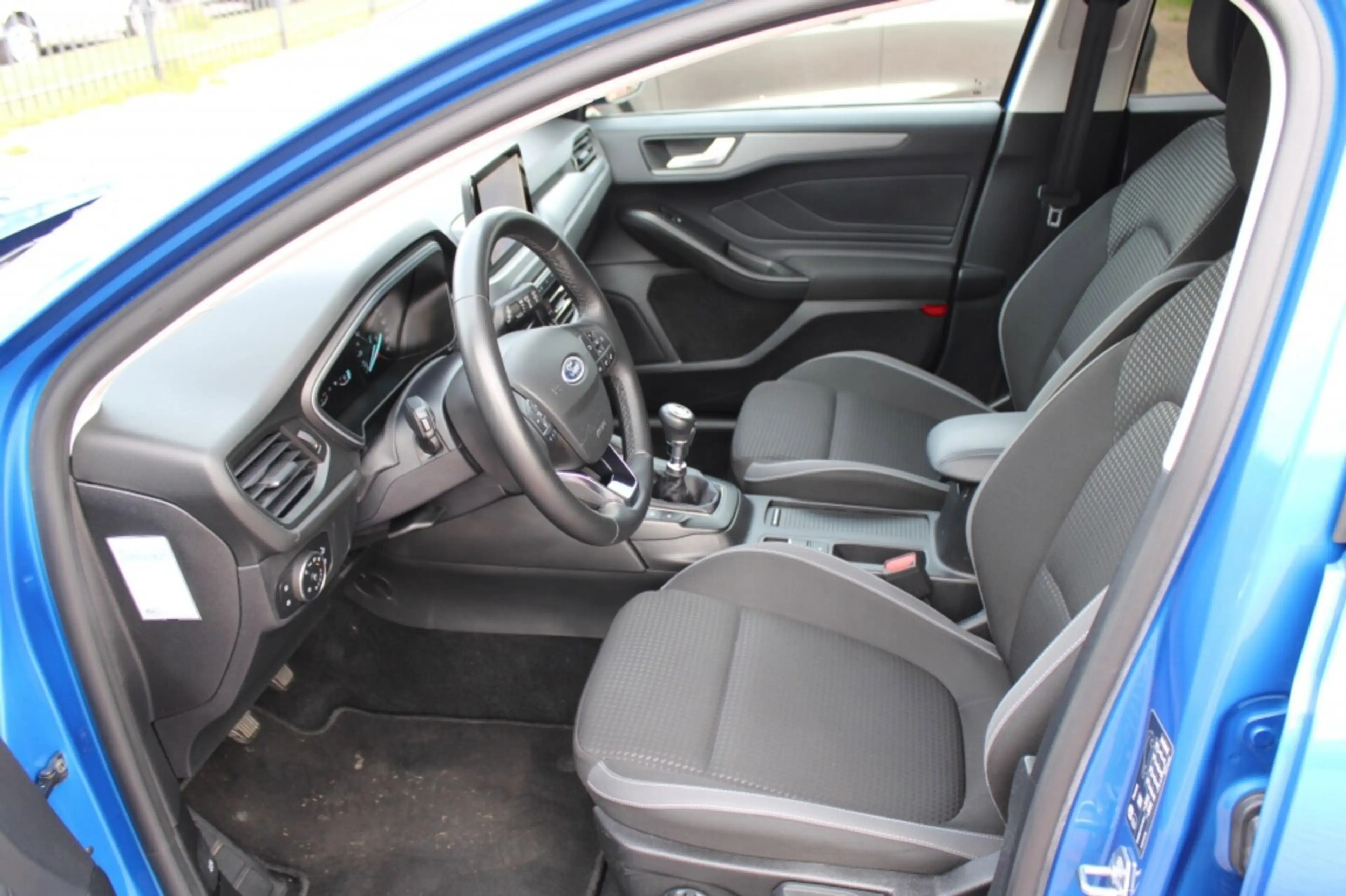 Ford Focus 1.0 EcoBoost Connected Wagon — photo 13