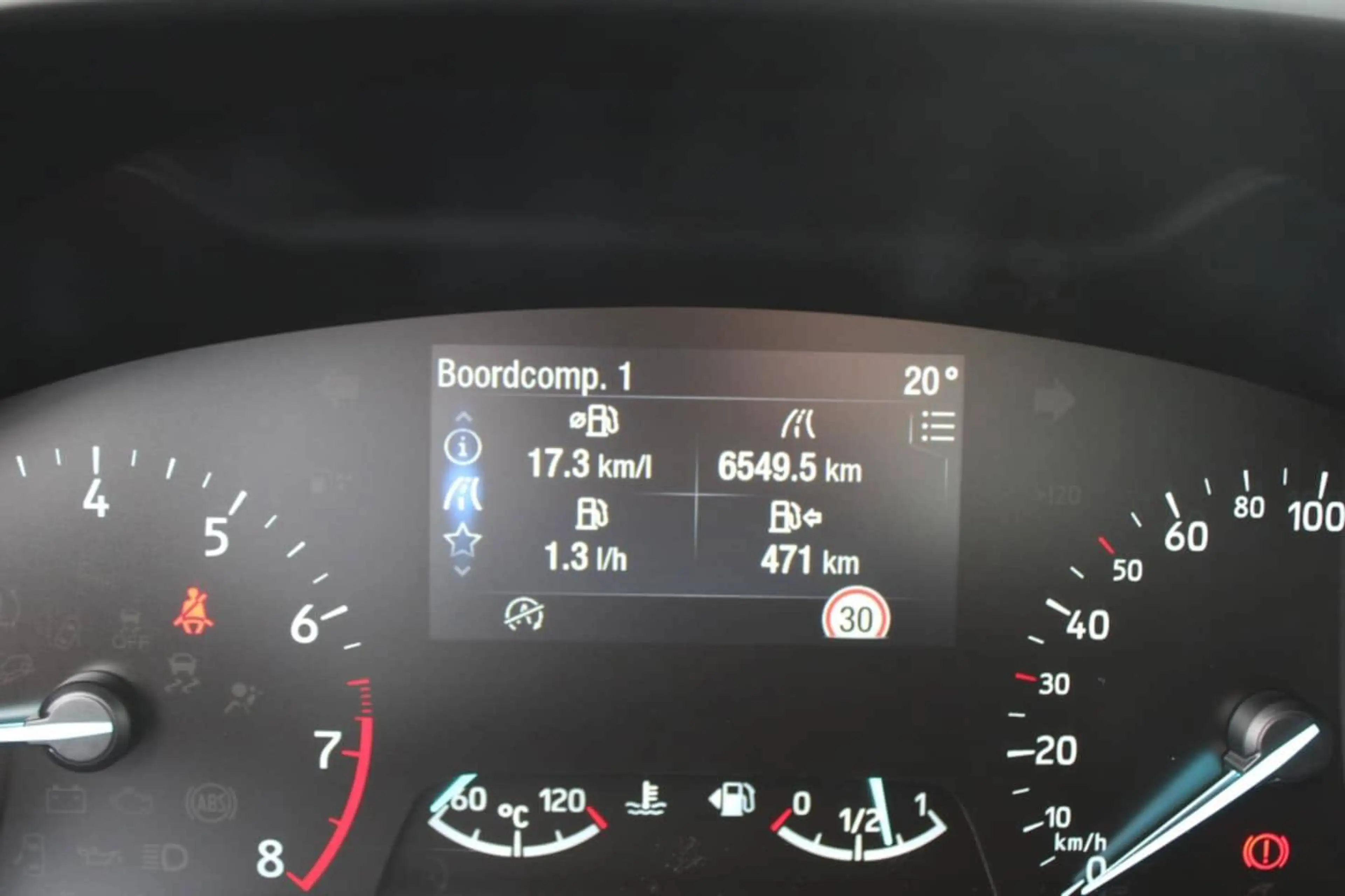 Ford Focus 1.0 EcoBoost Connected Wagon — photo 5