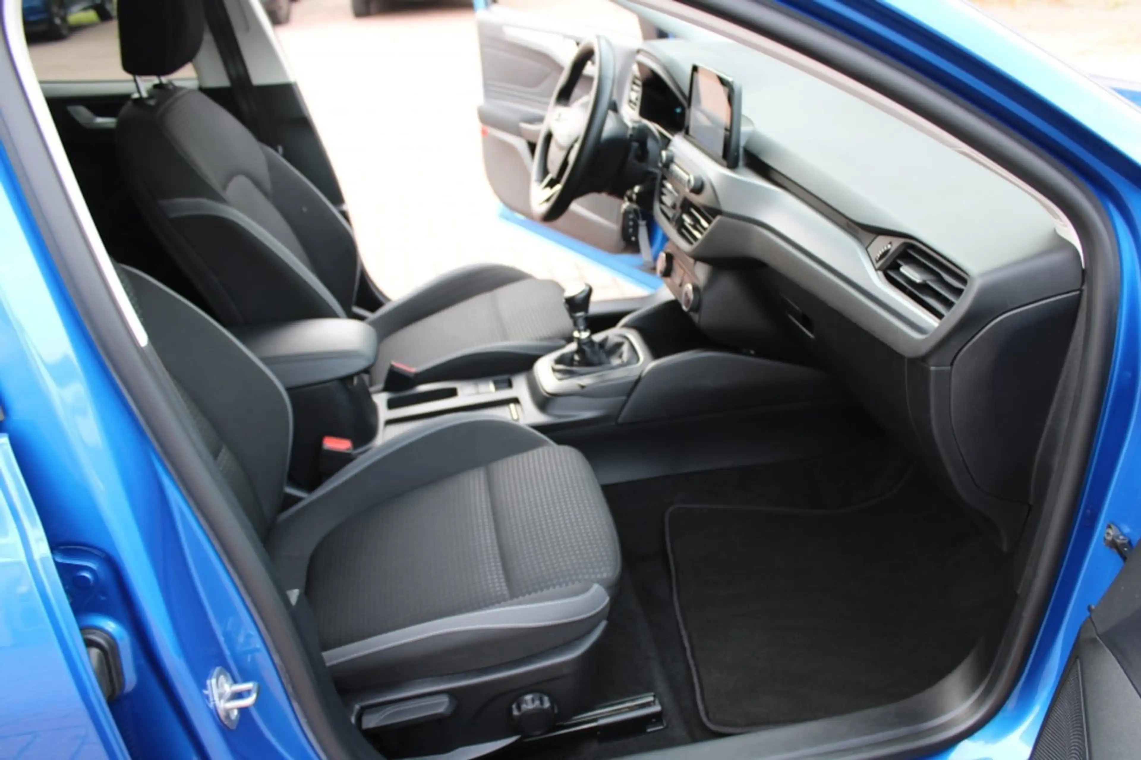 Ford Focus 1.0 EcoBoost Connected Wagon — photo 16