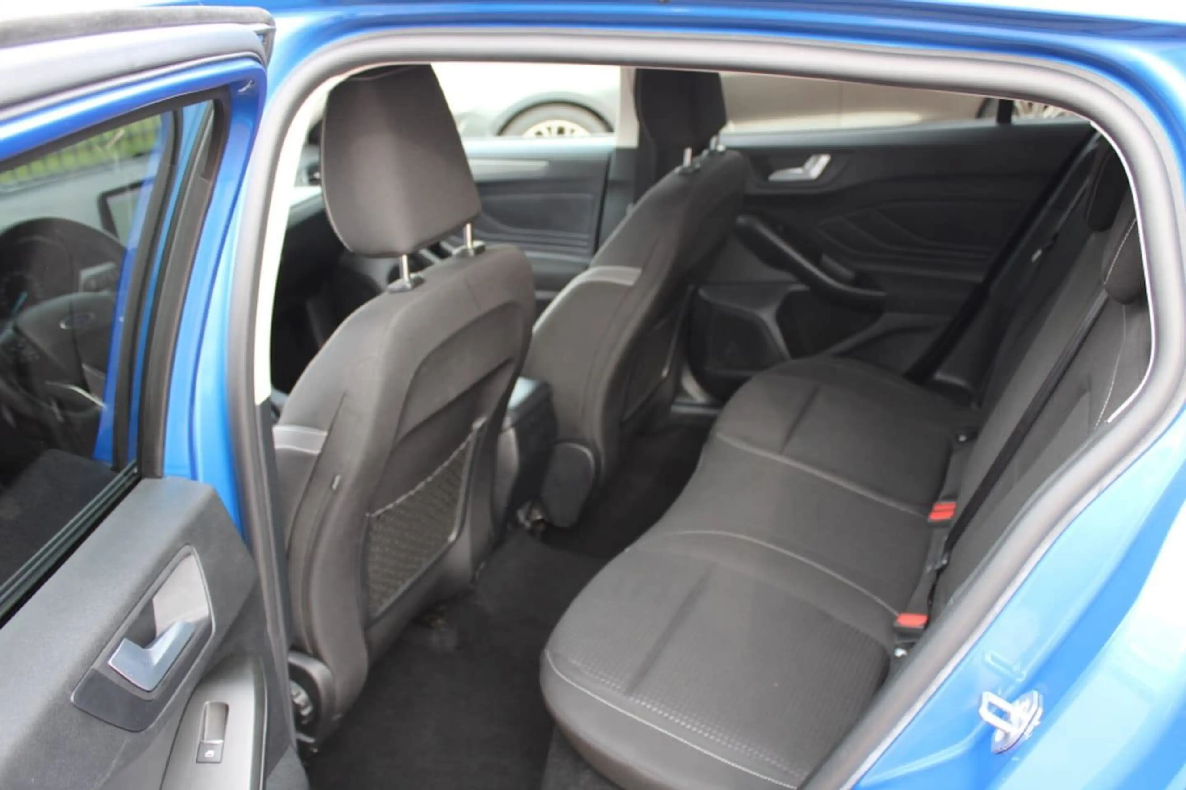 Ford Focus 1.0 EcoBoost Connected Wagon — photo 15