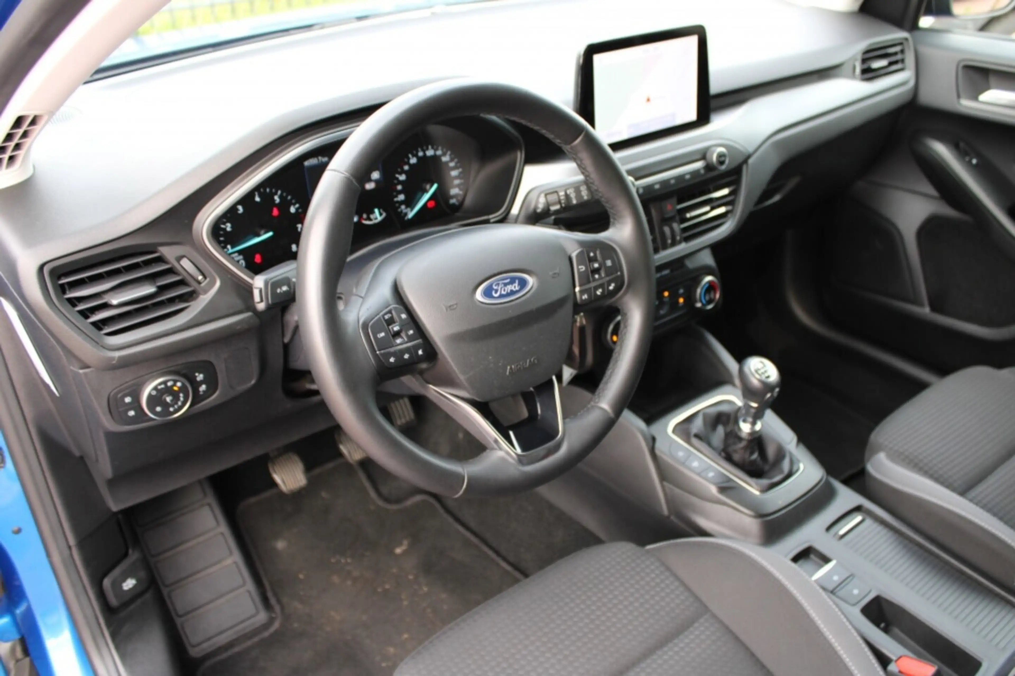 Ford Focus 1.0 EcoBoost Connected Wagon — photo 14