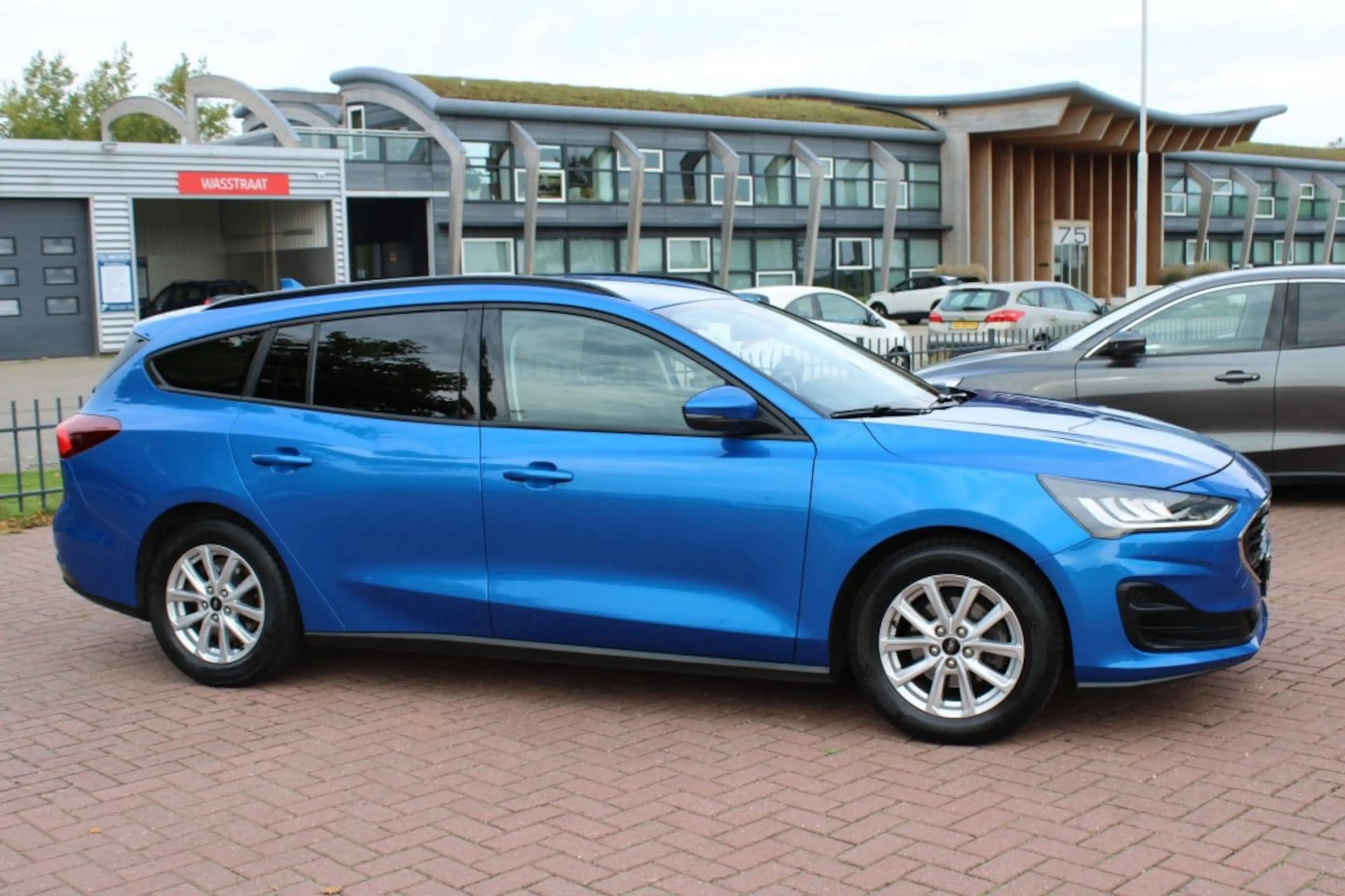 Ford Focus 1.0 EcoBoost Connected Wagon — photo 10