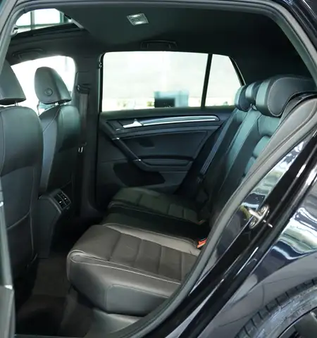 Volkswagen Golf view 21