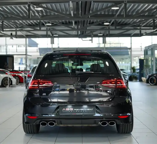 Volkswagen Golf view 10