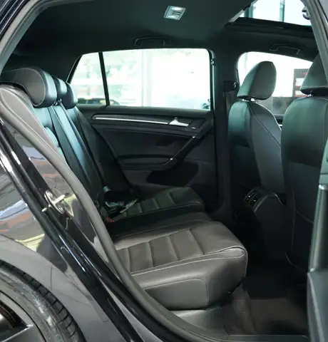 Volkswagen Golf view 20