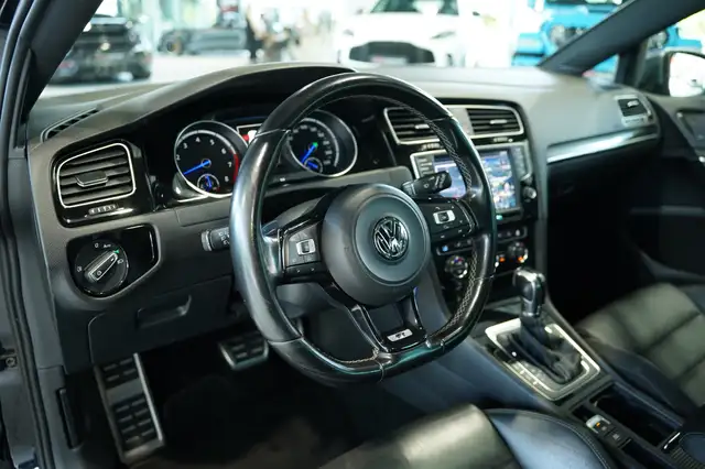 Volkswagen Golf view 24
