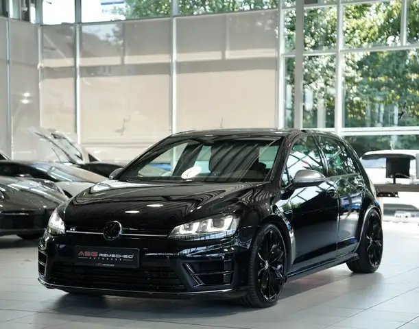 Volkswagen Golf view 6