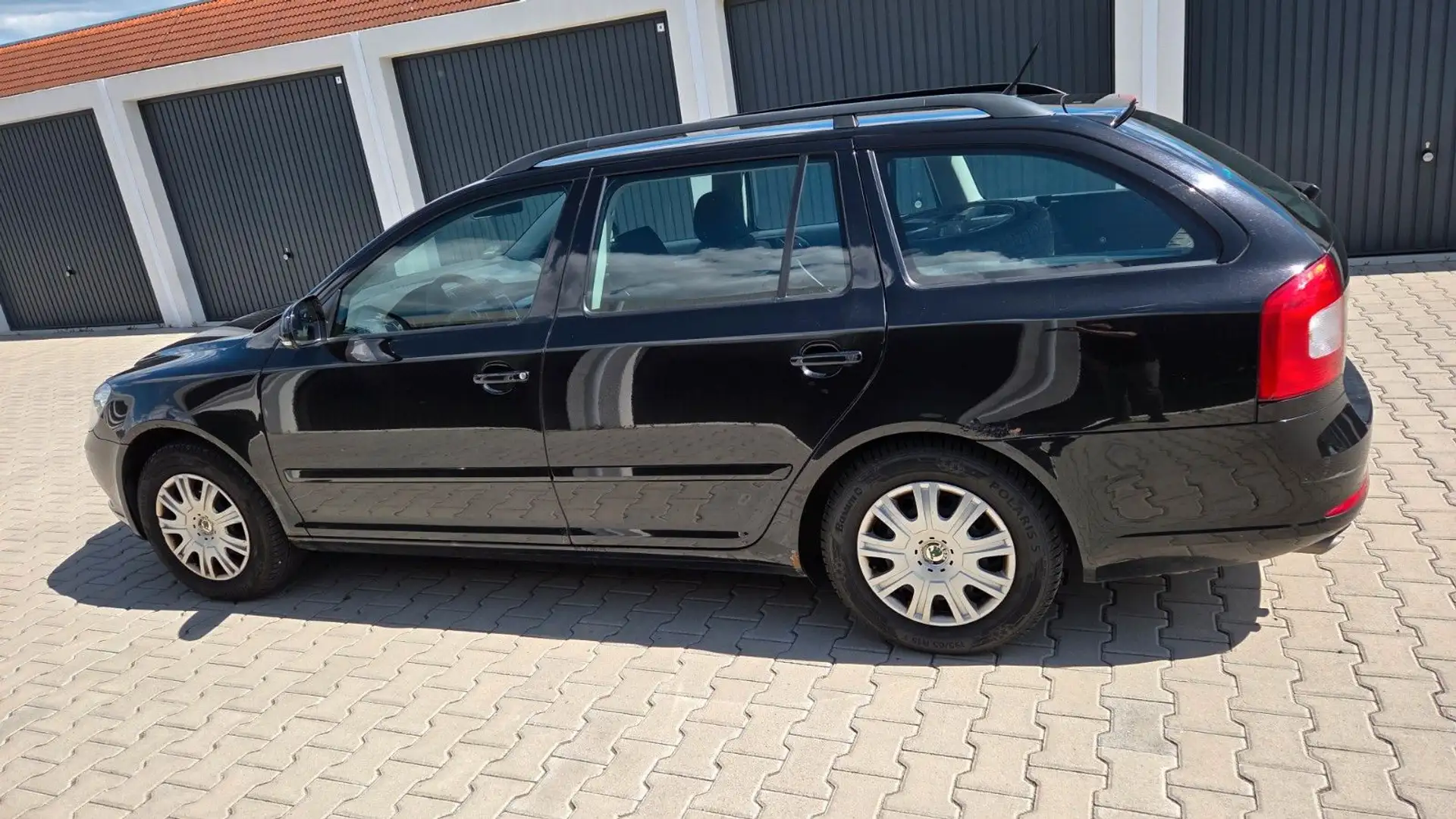 Skoda Octavia Combi 1.4 Ambiente Fekete - 2