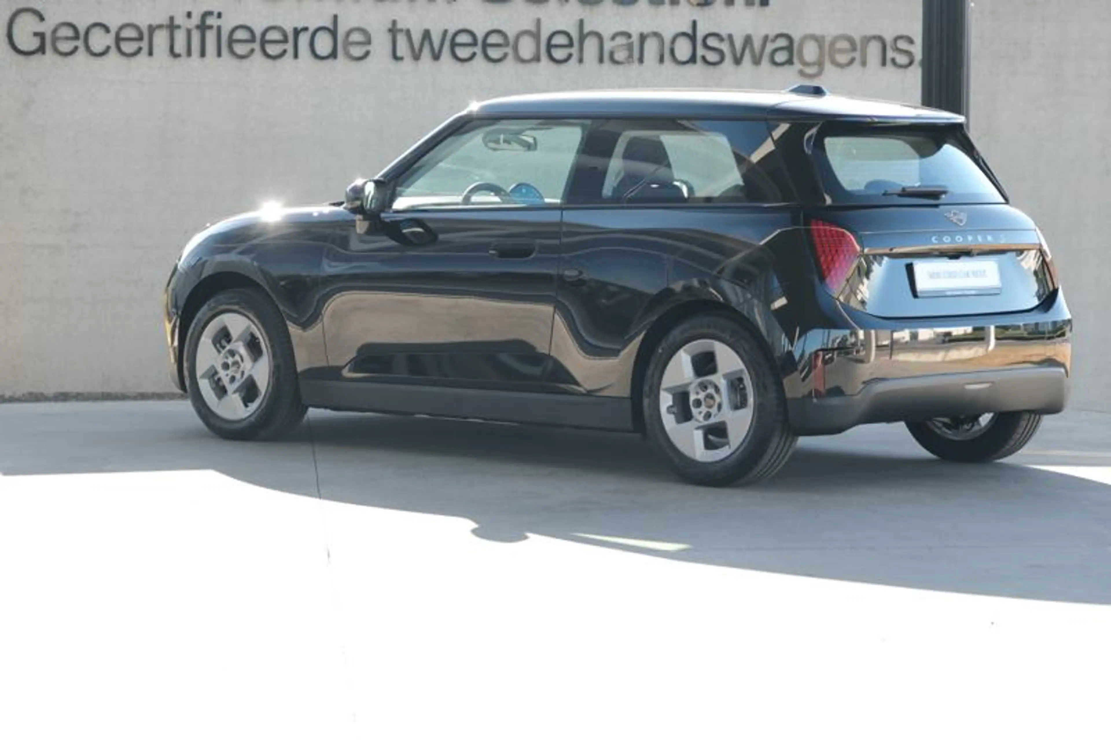MINI Cooper SE Cooper SE Essential | 49 KWH | OLED | DRIVE ASSIST — photo 5