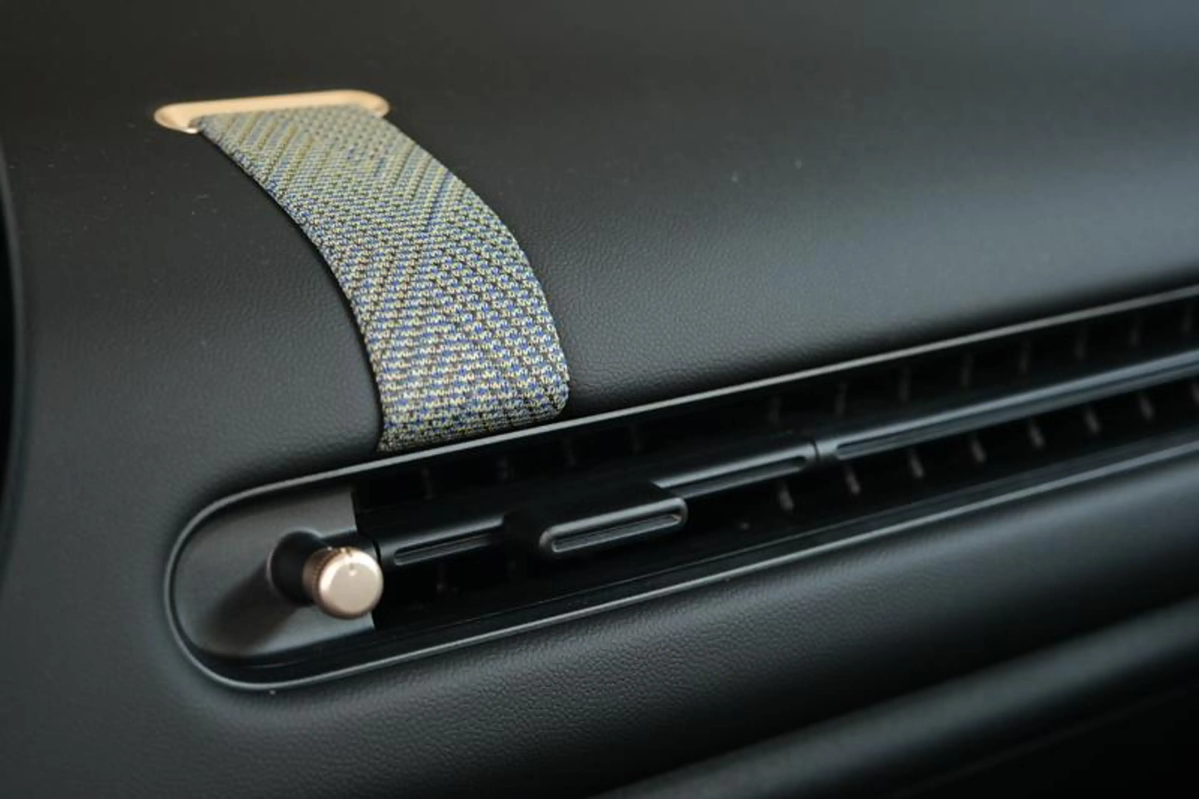 MINI Cooper SE Cooper SE Essential | 49 KWH | OLED | DRIVE ASSIST — photo 13