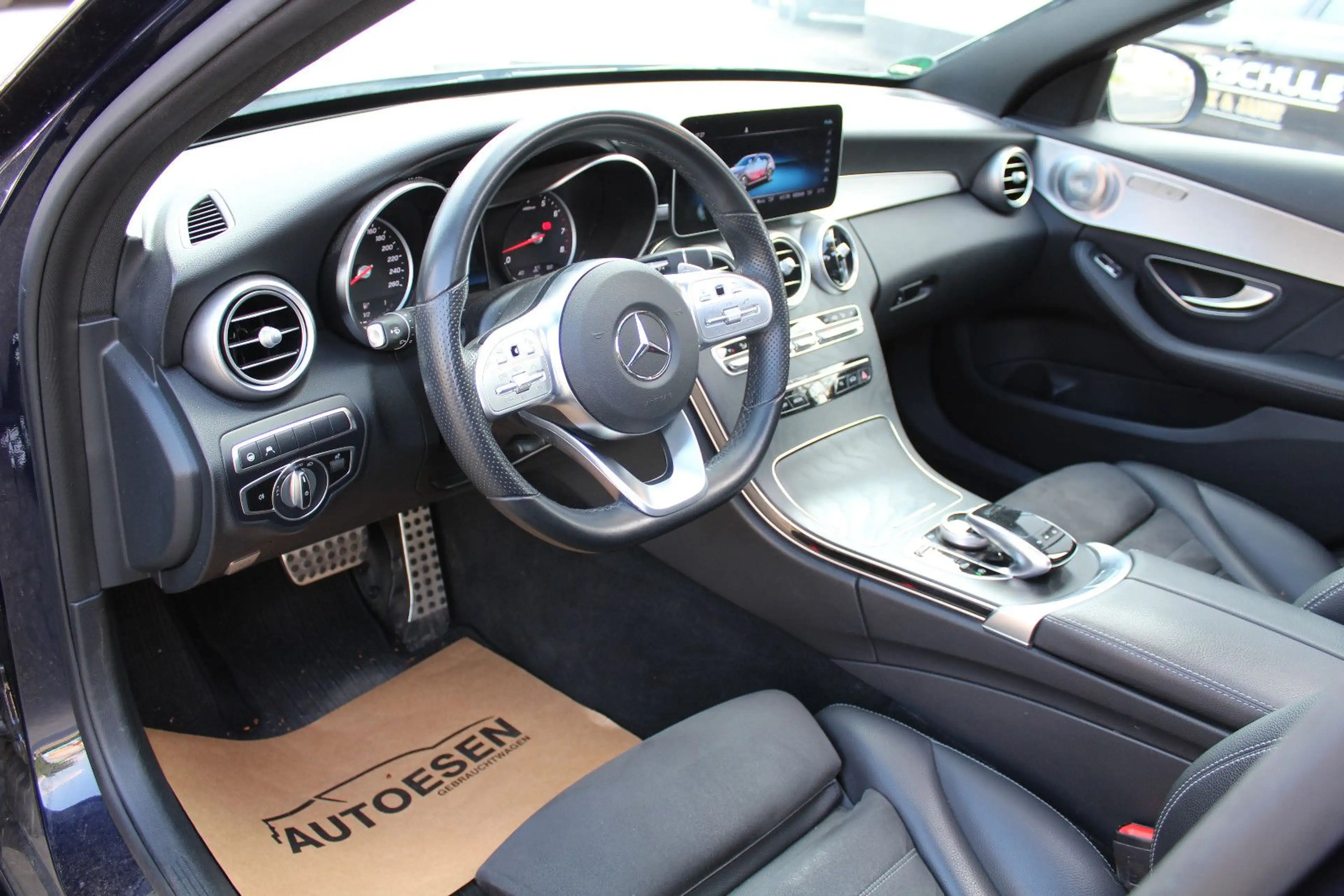 Mercedes-Benz C 400 4MATIC+PANO+BURMESTER+360°KAMERA+NIGT+KEY — photo 12