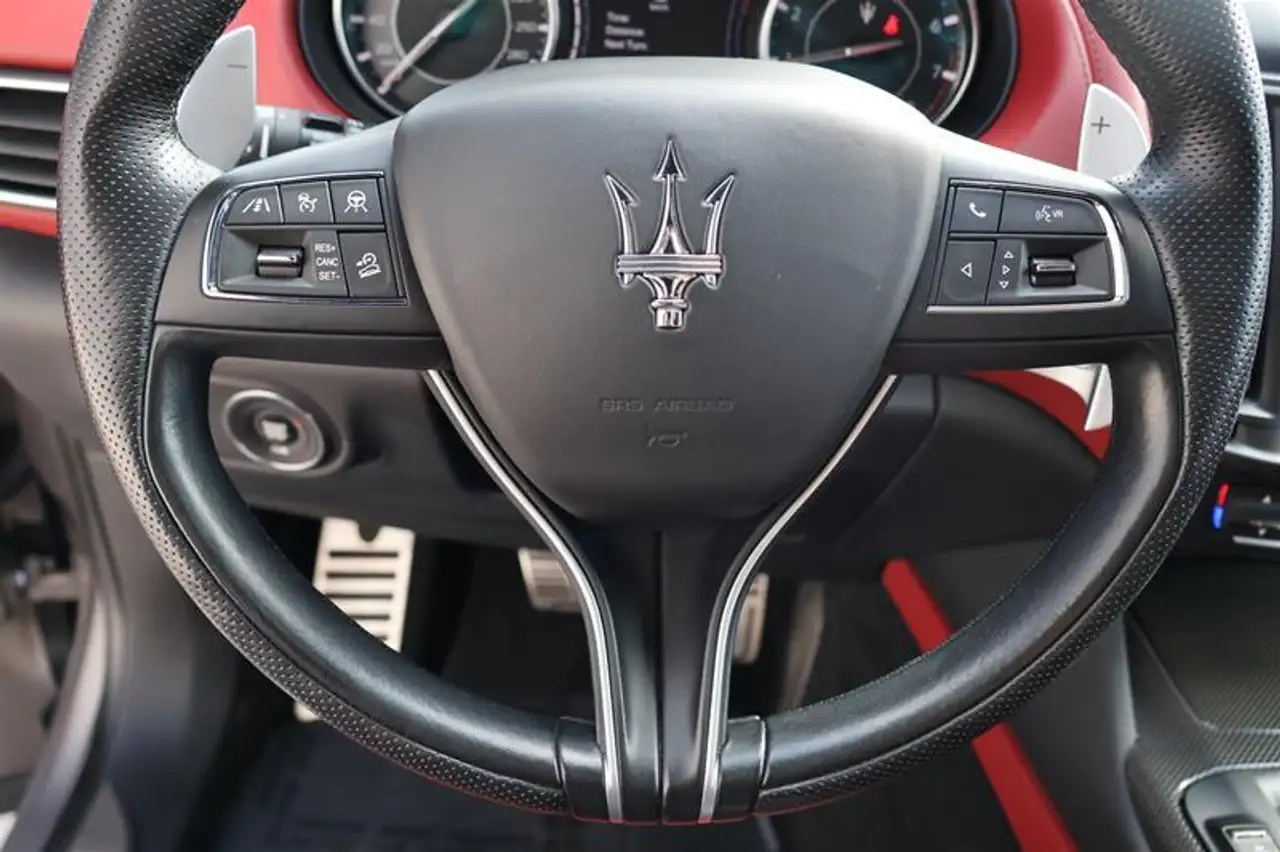 Maserati Levante снимка Maserati Levante