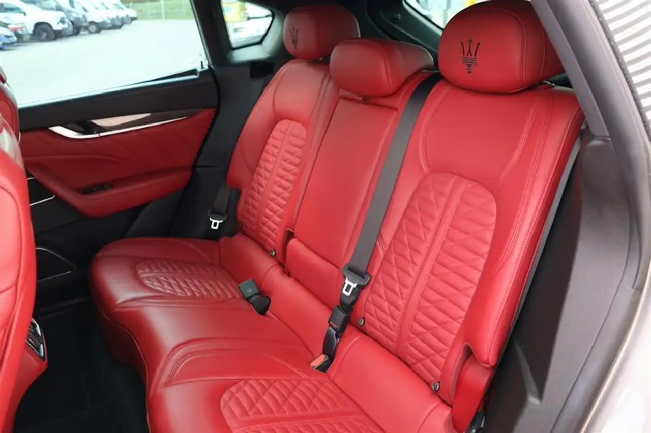 Maserati Levante снимка Maserati Levante