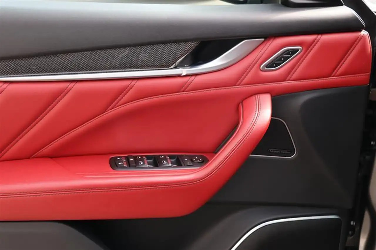 Maserati Levante снимка Maserati Levante