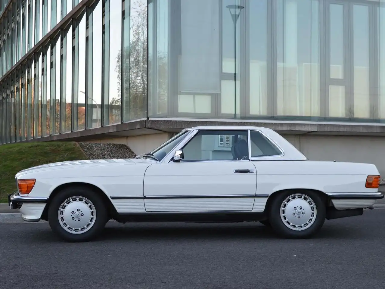 Mercedes-Benz SL 300, foto 2