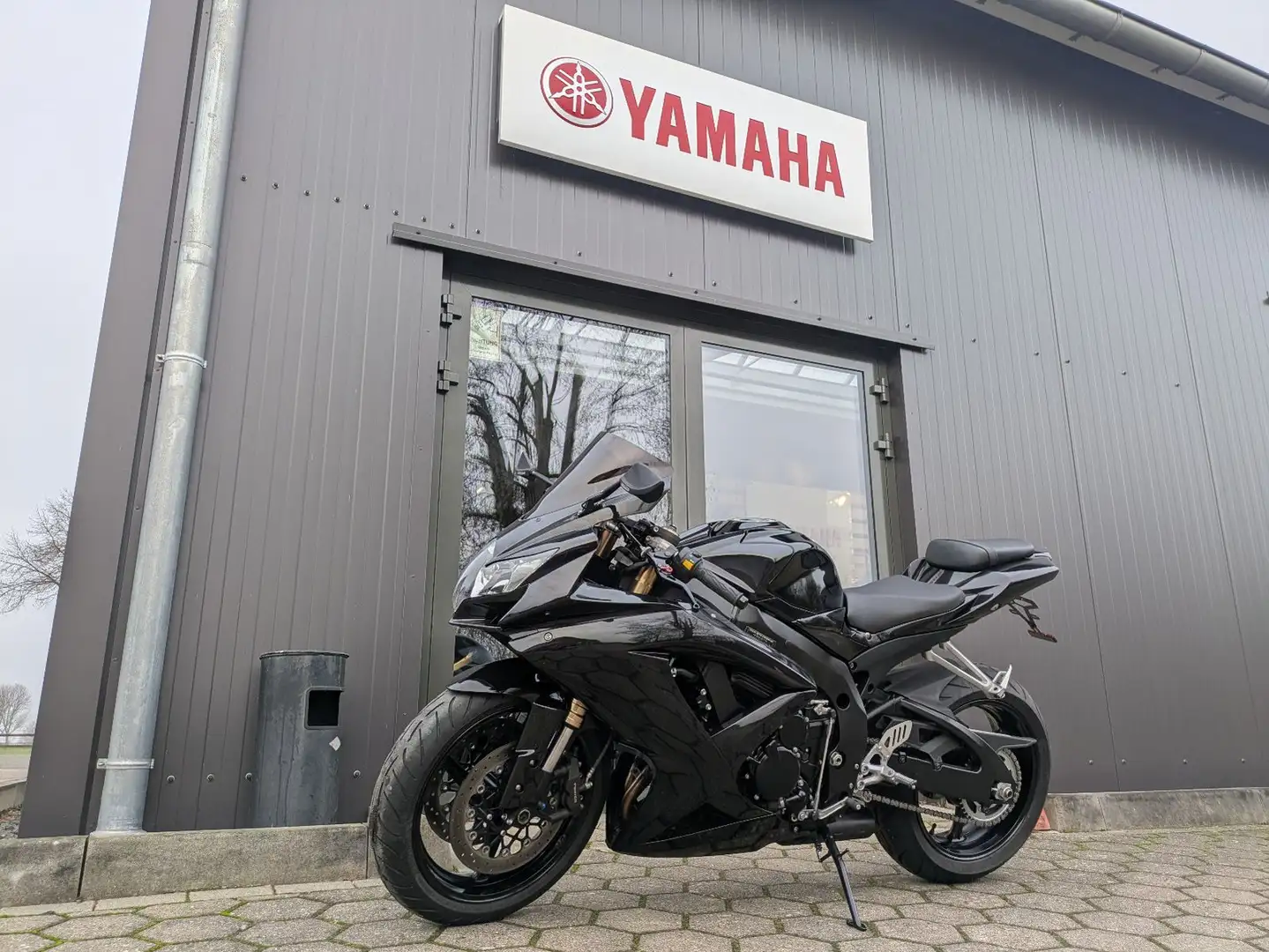 Suzuki GSX-R 600 K8 Negro - 1