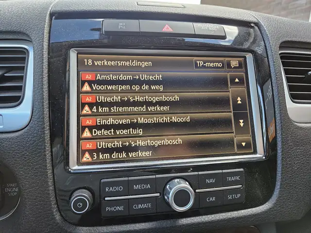 Volkswagen Touareg view 17