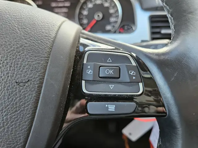 Volkswagen Touareg view 24