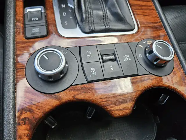 Volkswagen Touareg view 22
