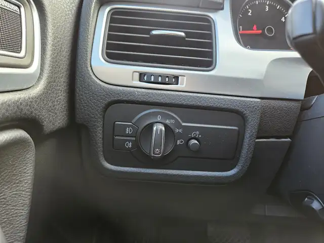 Volkswagen Touareg view 26
