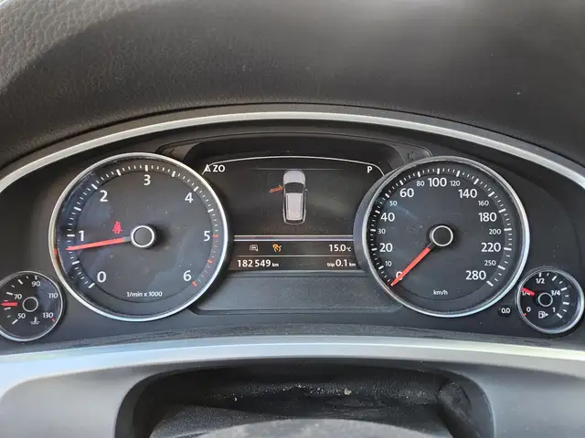 Volkswagen Touareg view 13