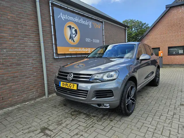 2011 Volkswagen Touareg in Grey for sale