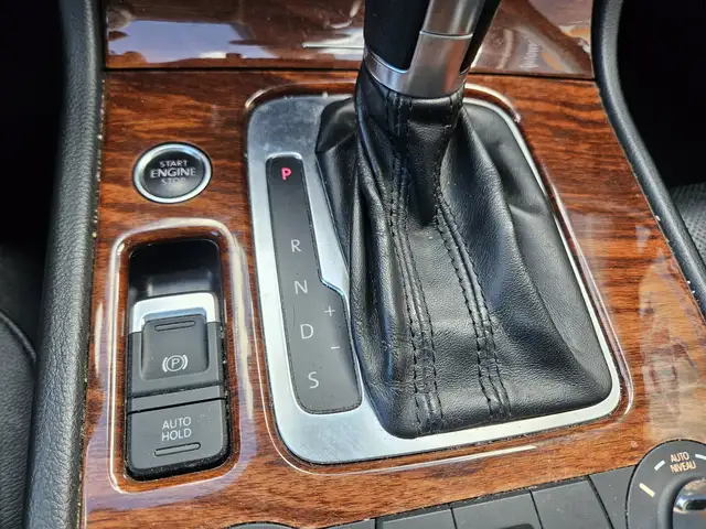 Volkswagen Touareg view 21
