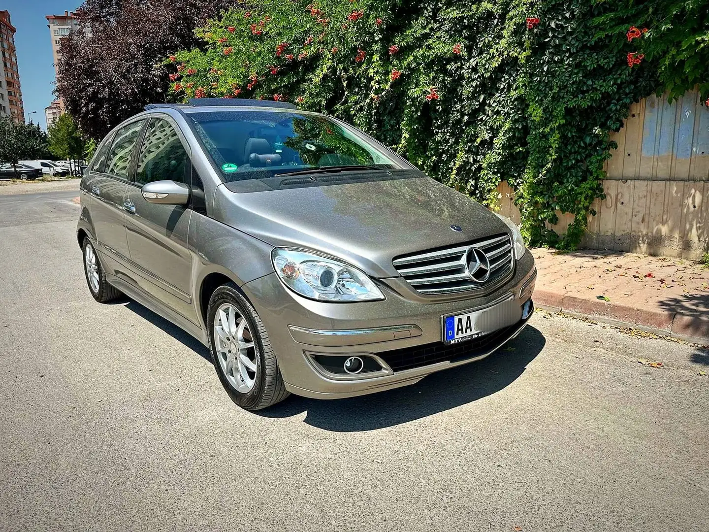 Mercedes-Benz B 170 B 170 Automatik/TÜV/AU 07/2027 Šedá - 2