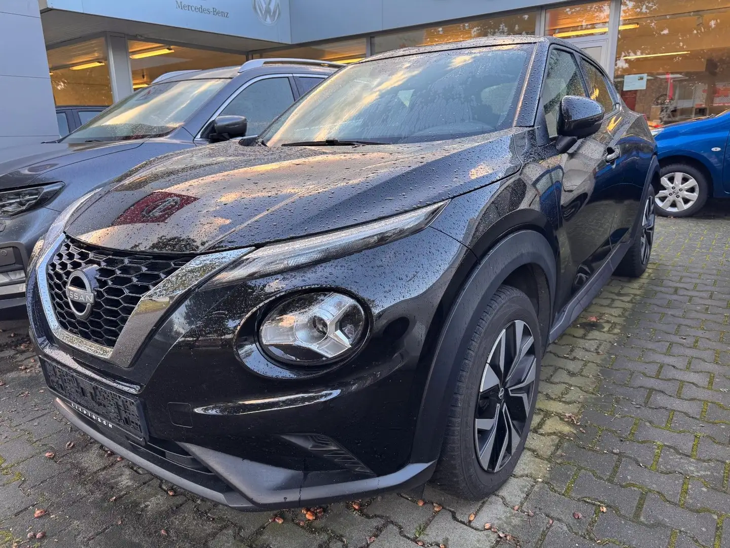 Nissan Juke 1.0 Acenta Schwarz - 1