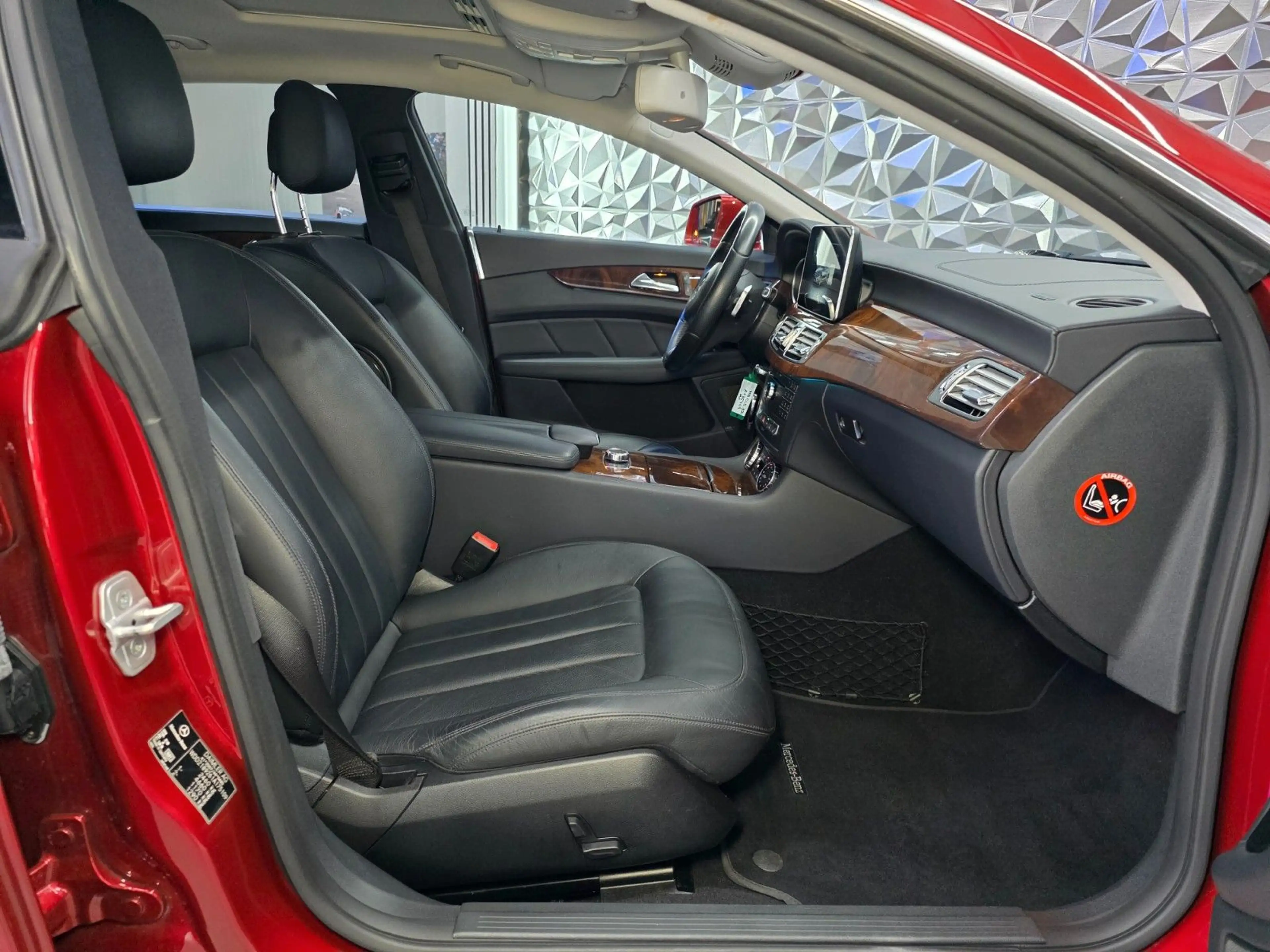 Mercedes-Benz CLS 350 — photo 12