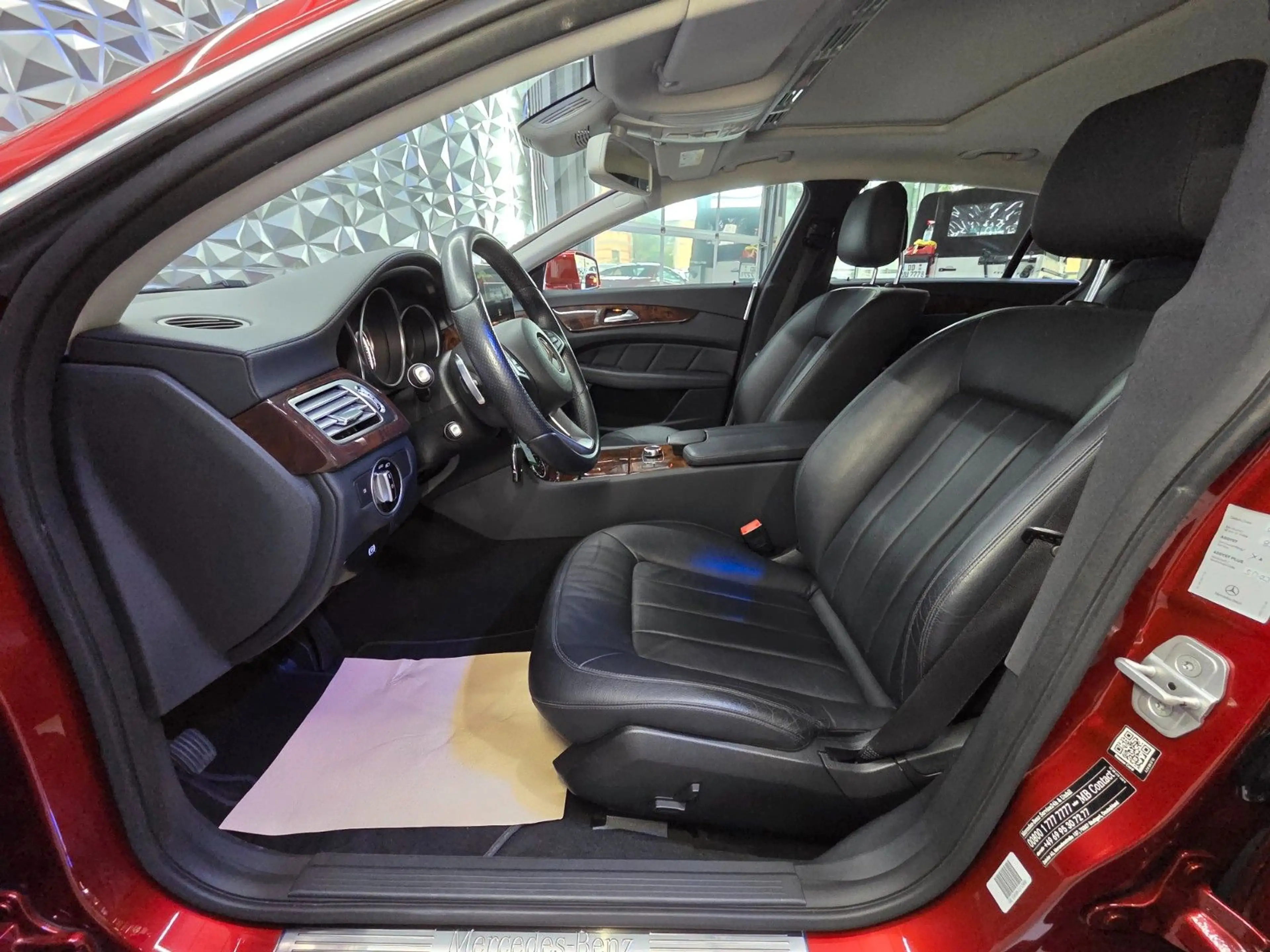 Mercedes-Benz CLS 350 — photo 11