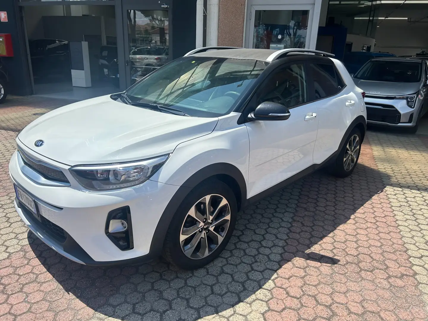 Kia Stonic Stonic 1.0 T-GDi 120 CV Energy Biały - 1