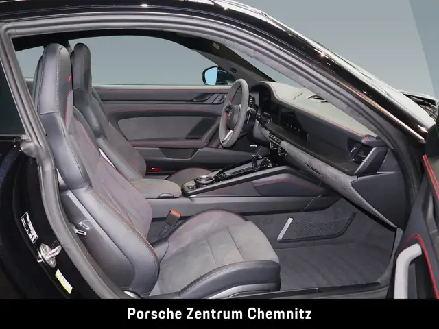 Porsche 911 view 13