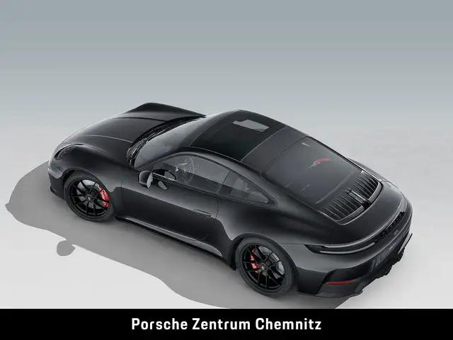 Porsche 911 view 4