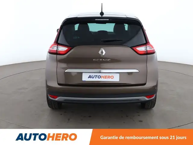 Renault Grand Scenic view 5