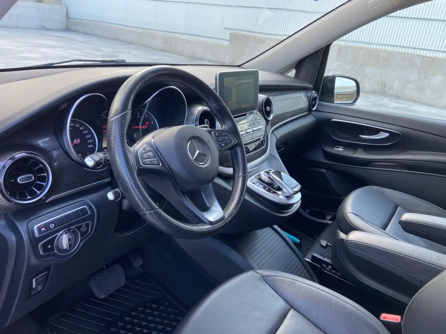 Mercedes-Benz V 250 250d Largo Avantgarde Negro - 2