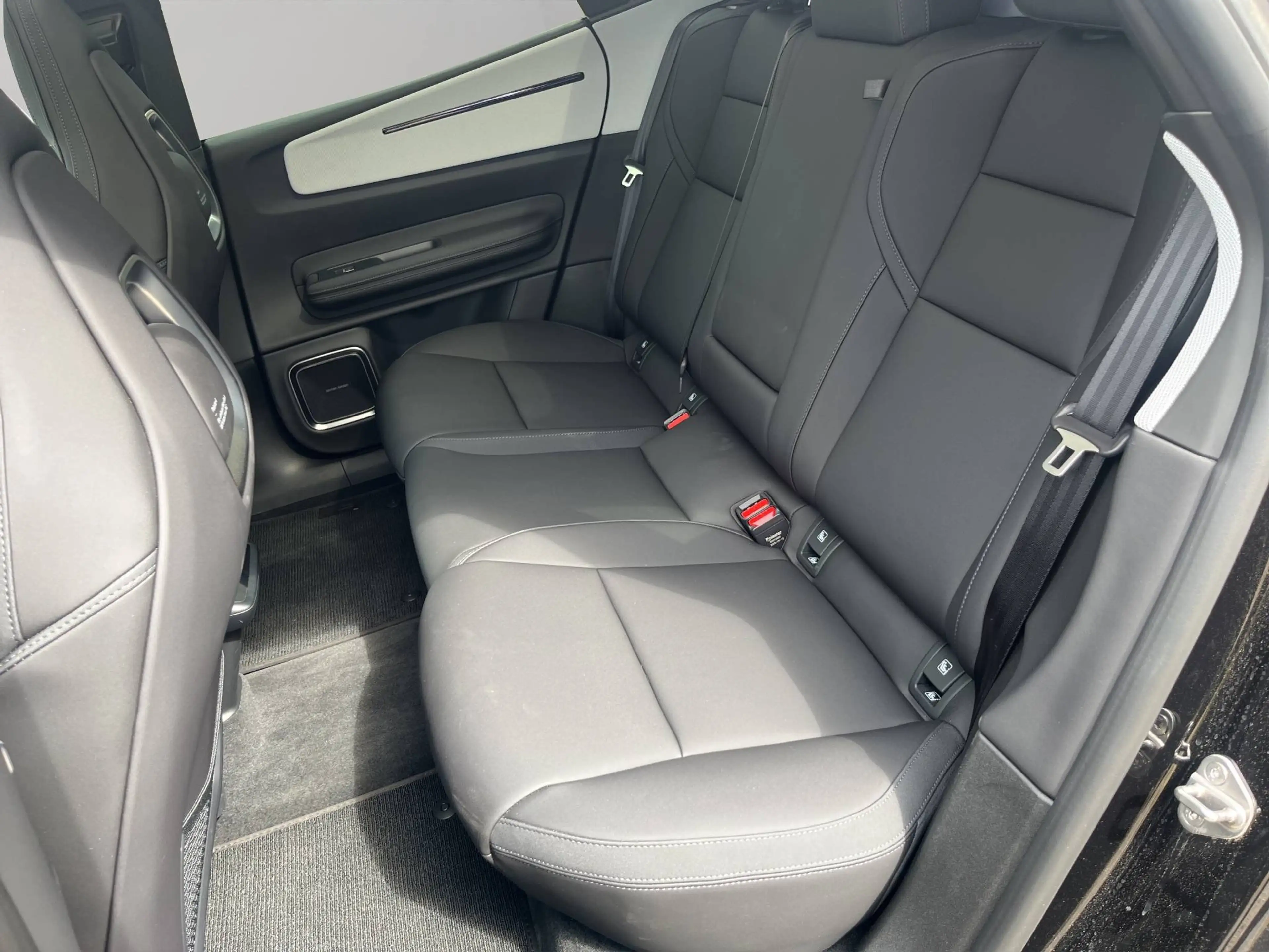 Polestar 4 Polestar 4 100 kWh Long Range Single Motor Business Business — photo 13