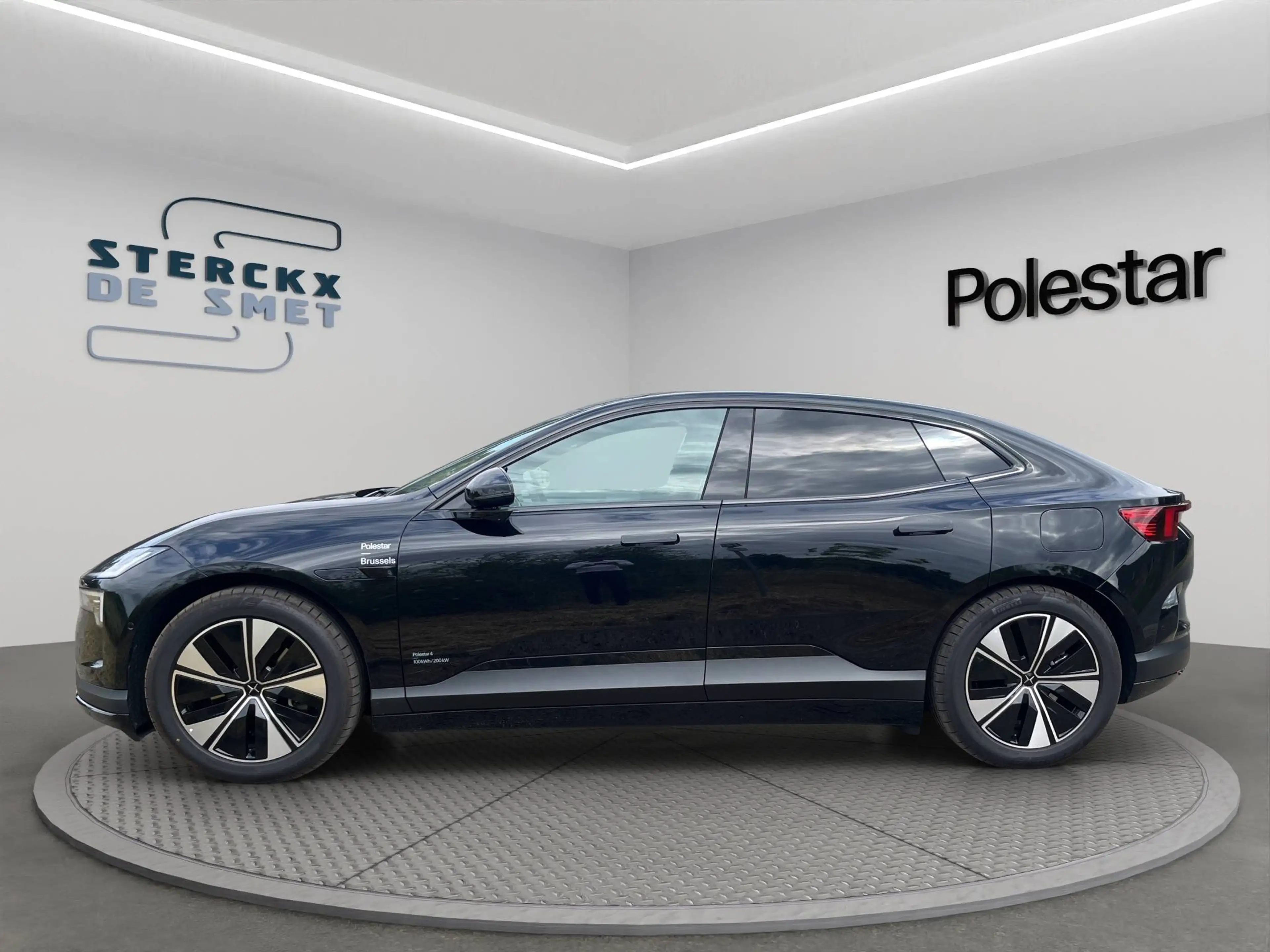 Polestar 4 Polestar 4 100 kWh Long Range Single Motor Business Business — photo 3