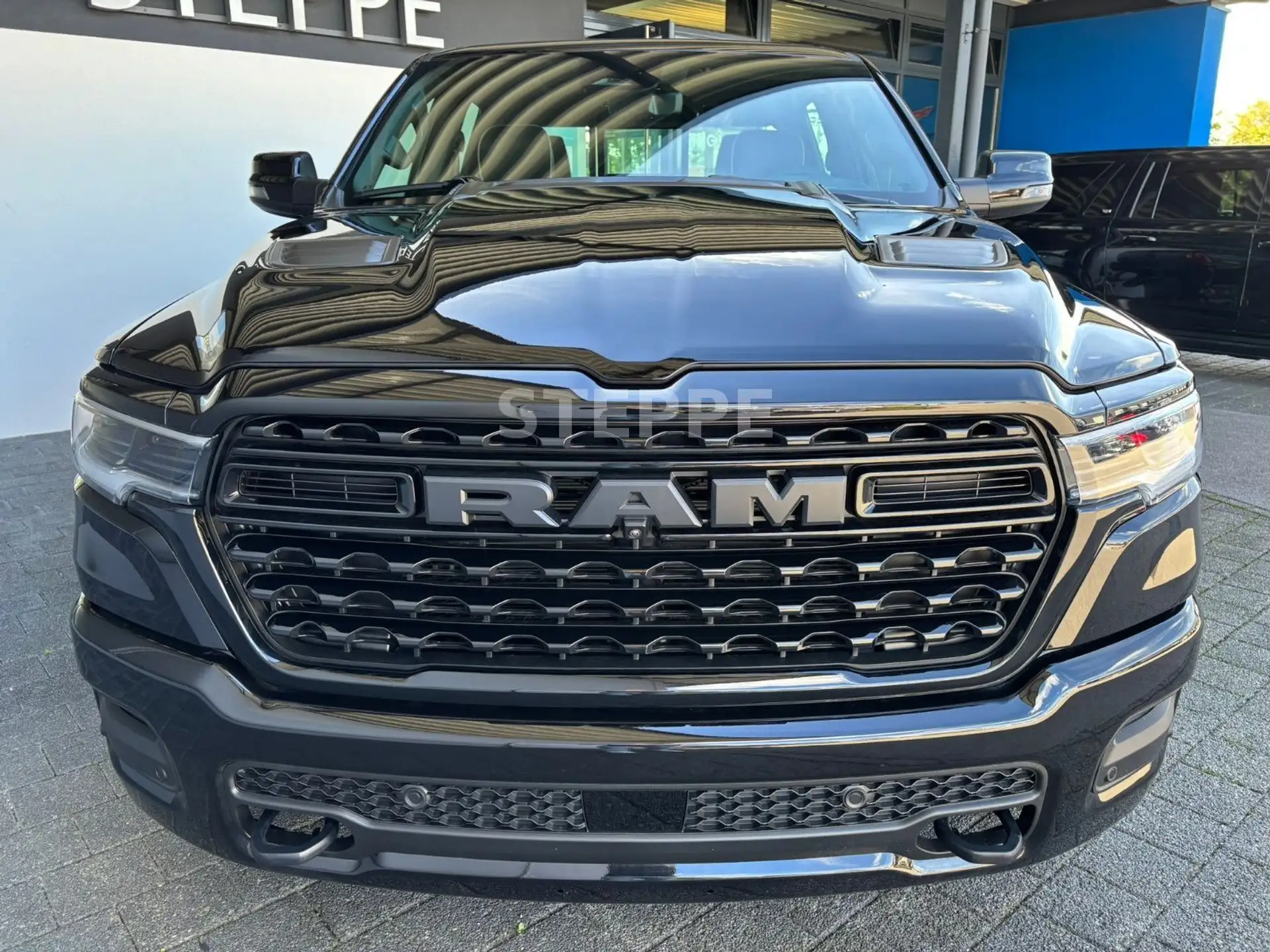 닷지 Dodge RAM 2026 검정 사진 2