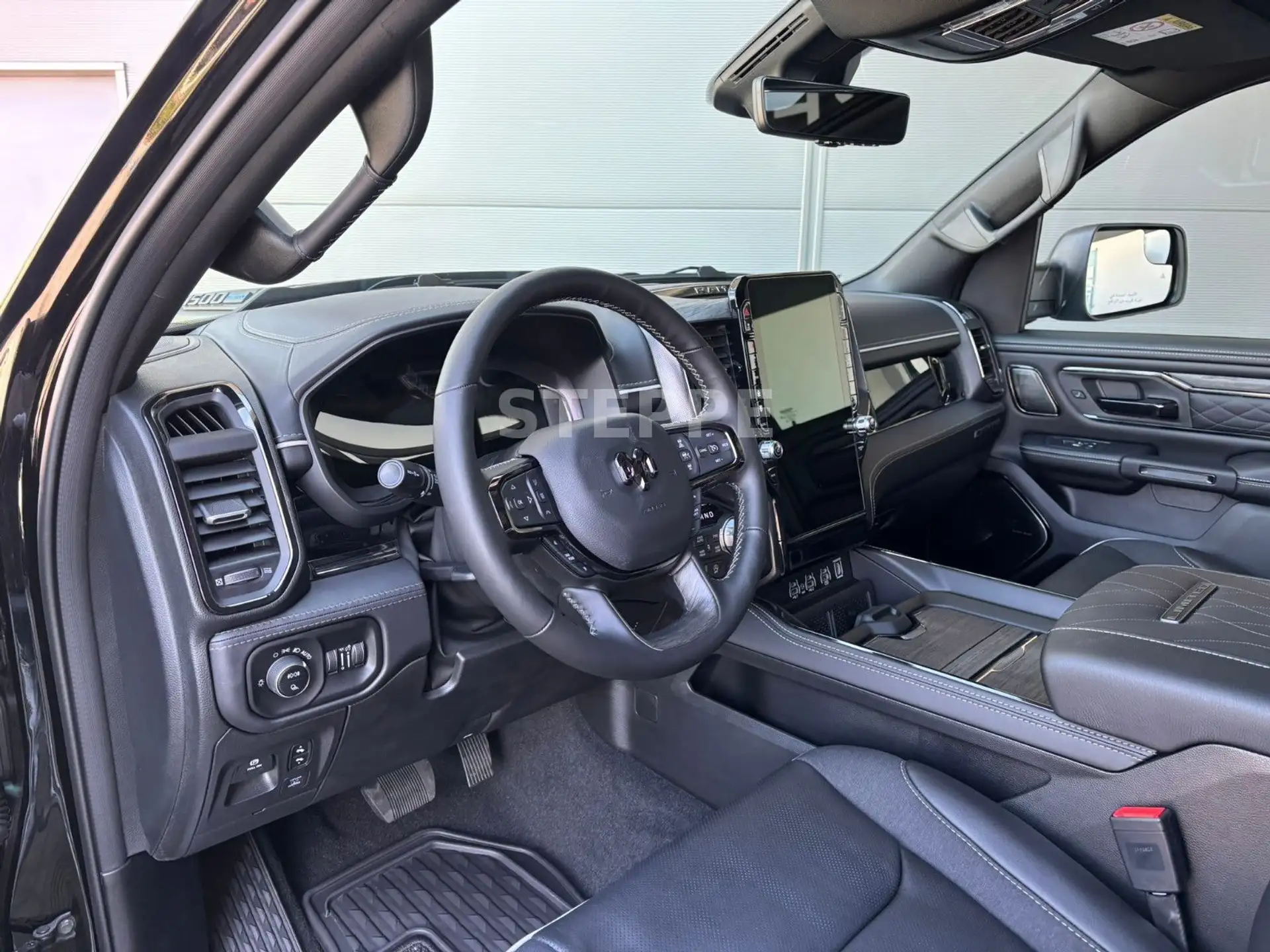 닷지 Dodge RAM 2026 검정 사진 8
